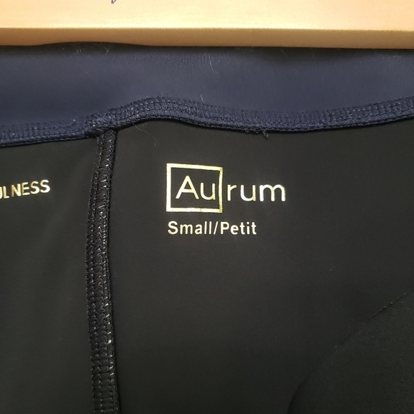 Aurum Crop Leggings in Navy with Inner Lining Size Small - Picture 9 of 9